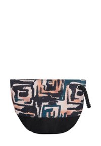 Borsa di stoffa rotonda con un motivo geometrico astratto nei toni del rosa, blu e nero, con base nera e manico in corda attorcigliata.