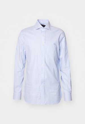 Camicia a righe azzurro chiaro in cotone, con colletto a punta, chiusura con bottoni, maniche lunghe e un piccolo logo sul petto.