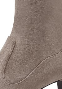 Tamaris Botas - taupe