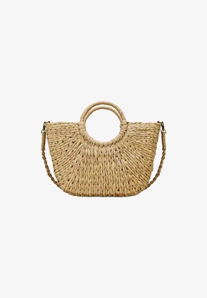 Bolso de paja tejido en color natural con un asa circular en la parte superior y una correa trenzada desmontable. Presenta un cuerpo ancho y estructurado con una superficie texturizada.