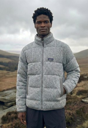 Patagonia REVERSIBLE BETTER SWEATER - Down jacket - stonewash