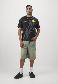 Puma BVB BORUSSIA DORTMUND FTBLCULTURE+ TEE - Sporto klubų atributika - black/shadow gray