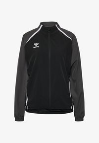 Wybrany, black asphalt