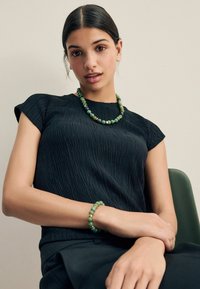 Next ROUND - Collar - green