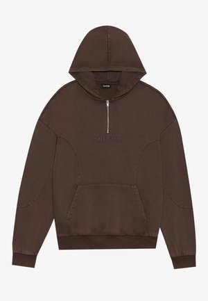 Bruine hoodie met een halve rits kraag, voorvak en URTRN-logo. Gemaakt van zacht materiaal met een ontspannen pasvorm en elastische manchetten.