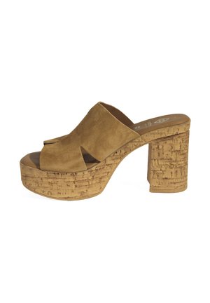 Clogs - brown