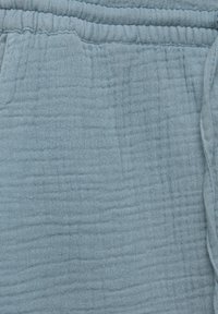 Thumbnail Image 7