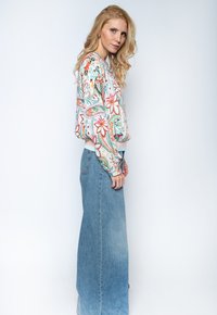 Emily van den Bergh - Bluzka