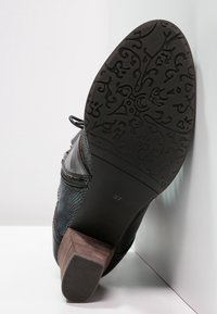 LAURA VITA Stövletter - black