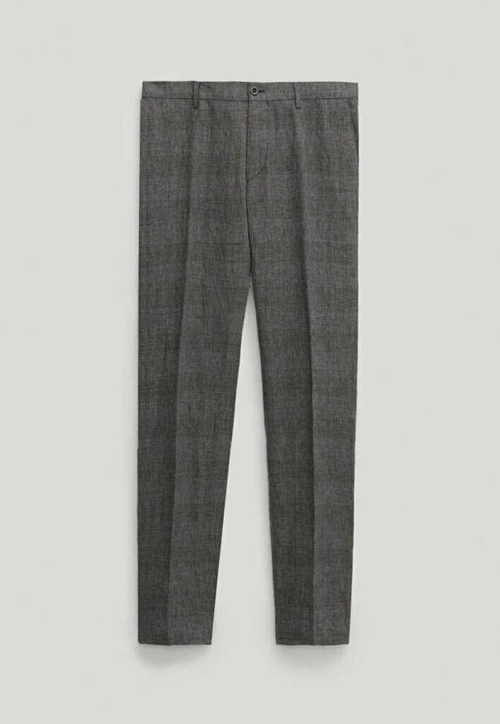 Pantalon habillé gris slim-fit avec bouton devant et passants de ceinture, présenté à plat sur un fond clair.