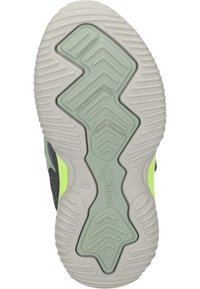 Podeszwa buta z wzorem w zygzak w odcieniu szarym z zielonym akcentem. Teksturowana guma zapewniająca przyczepność, oznaczona napisem "superfit" i rozmiarem "25".