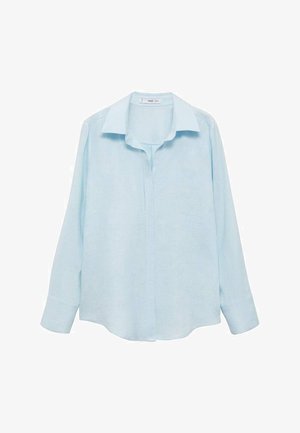 Cămașă din in de culoare albastru deschis, cu mânecă lungă, dotată cu guler pliat, închidere cu nasturi și un tiv curbat pentru un fit relaxat.