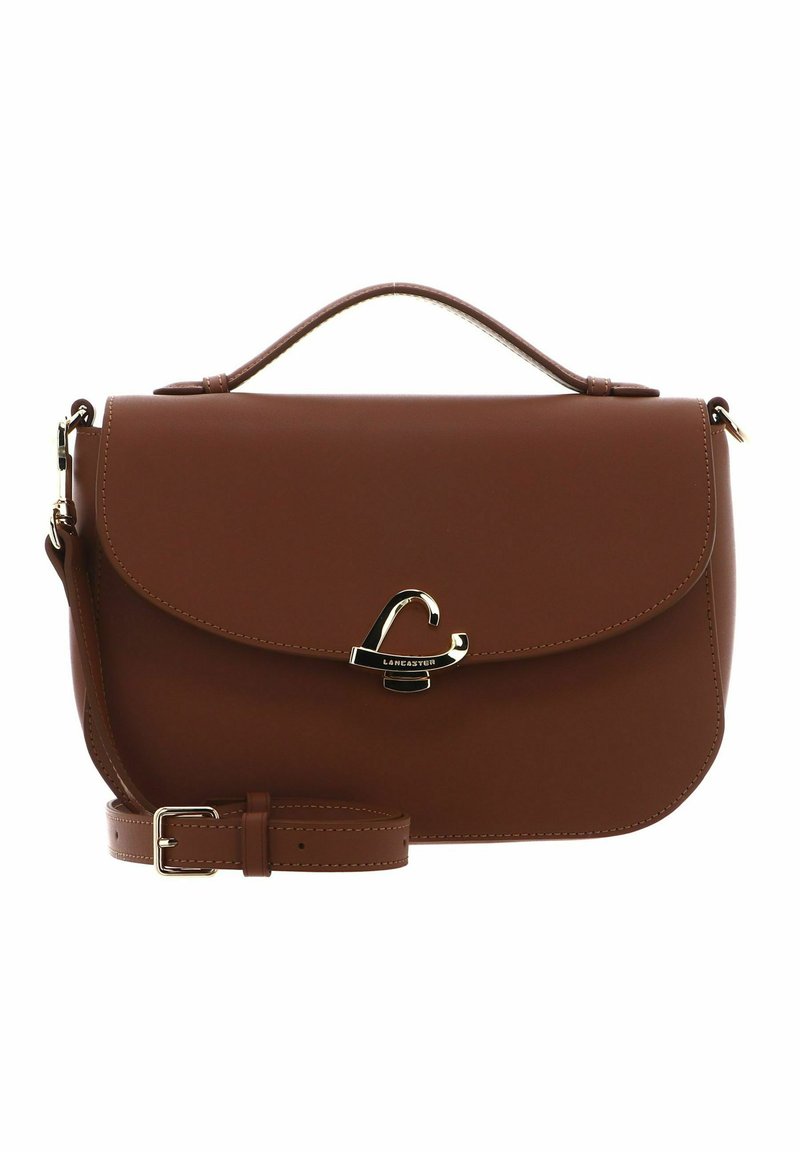 Borsa a tracolla in pelle sintetica marrone con una forma strutturata, chiusura in metallo dorato e tracolla rimovibile. Texture liscia e cuciture minime.