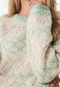 Mexx Stickad tröja - off-white