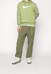 Nike Sportswear Luvtröja - khaki