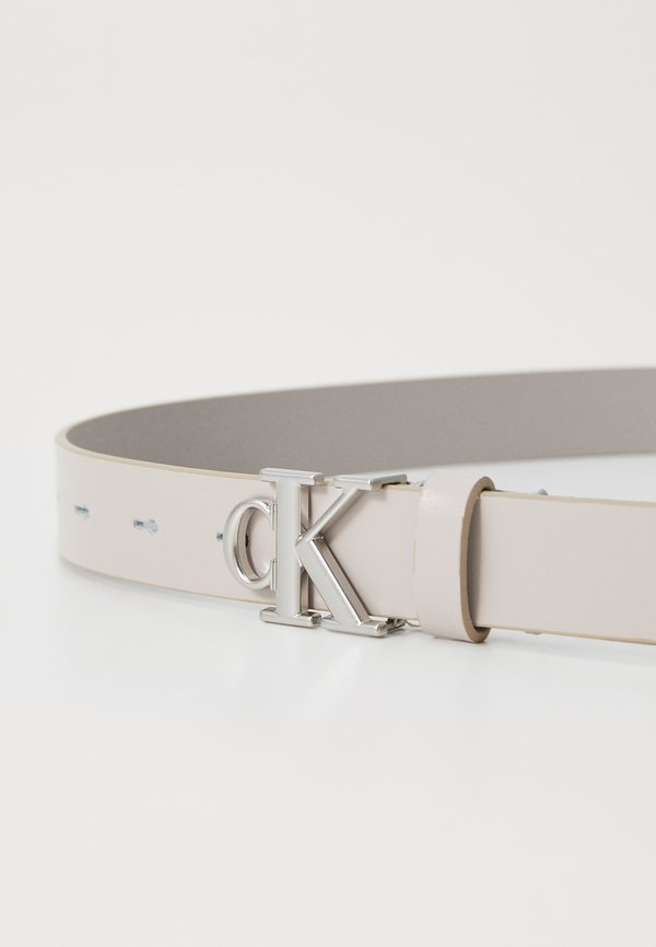 MONOGRAM PLAQUE BUCKLE - Belt - chateau2