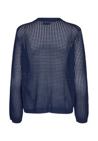 Tmavě modrý pletený kardigan s prodyšným, síťovaným vzorem, kulatým výstřihem a dlouhými rukávy. Texturovaný vzor přidává vizuální zajímavost.