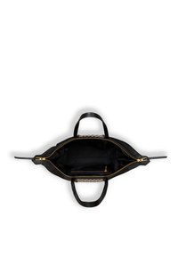 Borsa a tracolla nera e decorata con zip dorata aperta che mostra l'interno in tessuto nero e una tasca interna con zip su sfondo bianco.