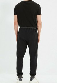 Trendyol Jogginghose - black
