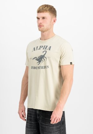 SCORPION - Nyomott mintás póló - vintage white