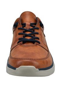 Braune Ledersneaker mit marinblauen Schnürsenkeln und Gummisohle. Verfügt über eine strukturierte Oberfläche und gestickte Akzente entlang des Obermaterials für Details.