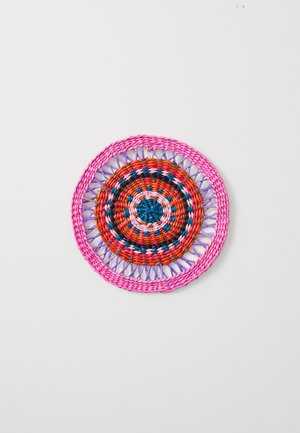 Sensi Studio ROUND ANDEAN COASTER - Trivet - rose tones