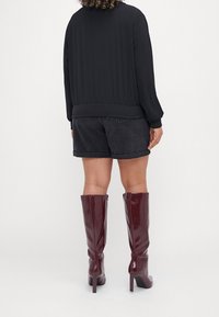 ONLY Carmakoma Blouson Bomber - black