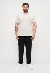 Jack & Jones JJMYSTIC TEE CREW NECK - Print T-shirt - moonbeam