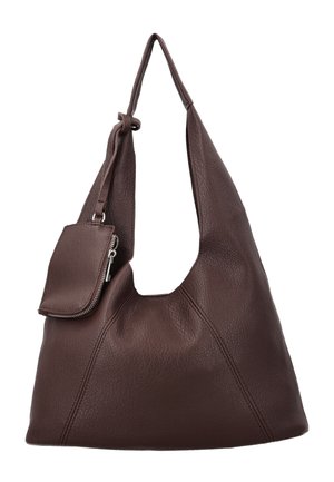 Borsa a tracolla in pelle marrone scuro con texture, con una piccola pochette con zip attaccata che pende da una tracolla.