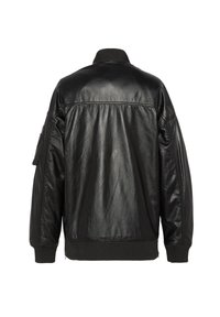 Veste bomber en cuir noir avec col et poignets côtelés. Présente une texture lisse et une taille élastique, avec un détail de poche sur le côté.