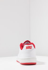 Nike Sportswear GRANDSTAND II - Sportcipő - white/university red
