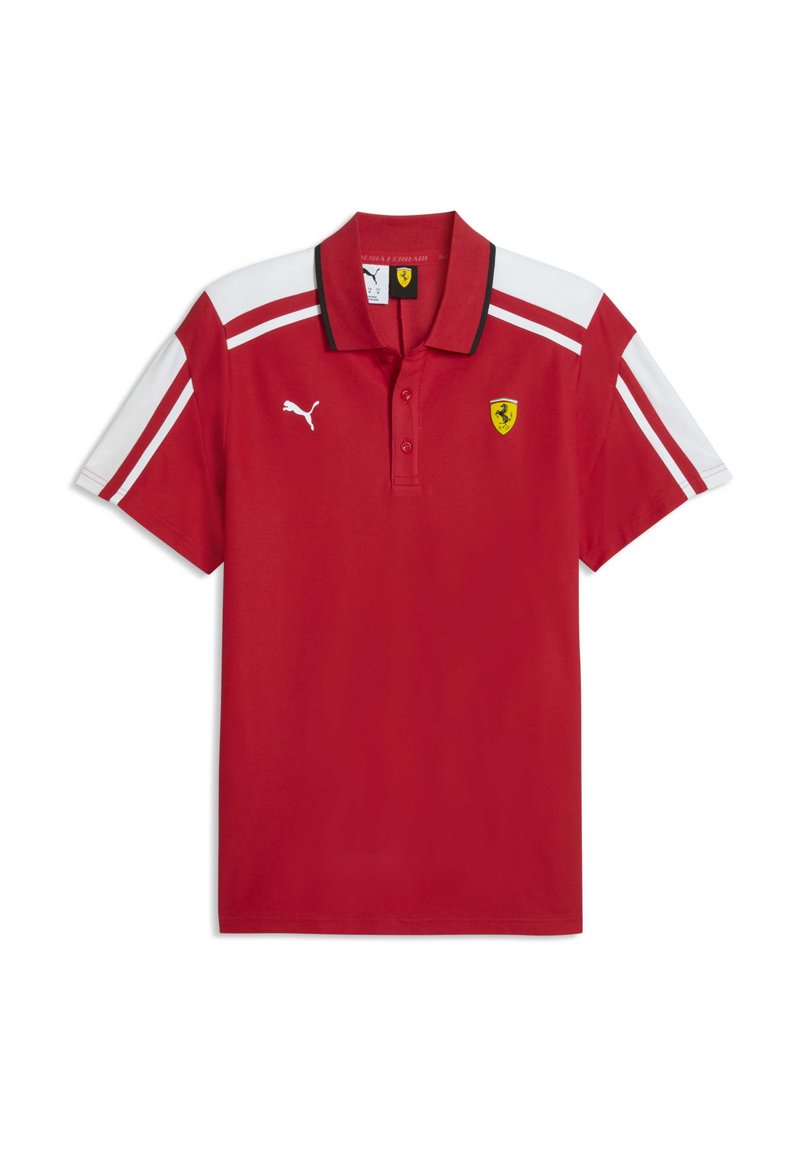 Polo rouge avec des accents blancs et noirs, arborant un logo Puma et un emblème Ferrari. Confectionné en tissu respirant avec un col classique.