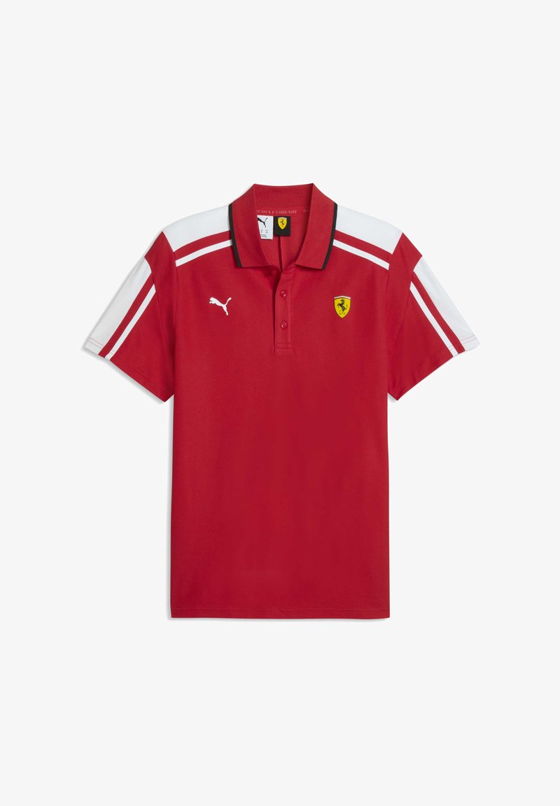 Polo rouge avec des accents blancs et noirs, arborant un logo Puma et un emblème Ferrari. Confectionné en tissu respirant avec un col classique.