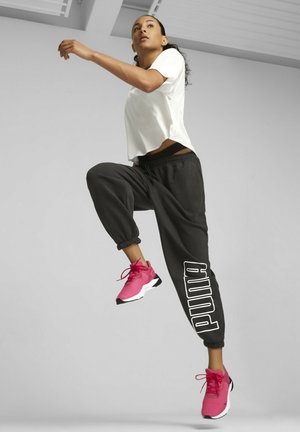 Puma DISPERSE XT 3 - Zapatillas de entrenamiento - pink white black