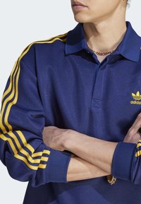 adidas Originals ADICOLOR CLASSICS+ - Polo - dark blue   crew yellow