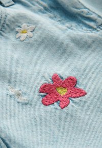 Next FLORAL EMBROIDERED BALLOON-REGULAR FIT - Vaqueros rectos - light blue denim