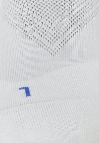 FALKE COOL KICK UNISEX biały