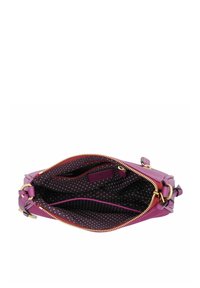 Borsa a tracolla in pelle viola con cerniera dorata, interno in tessuto a pois, tasca interna con cerniera e tracolla regolabile con fibbia.