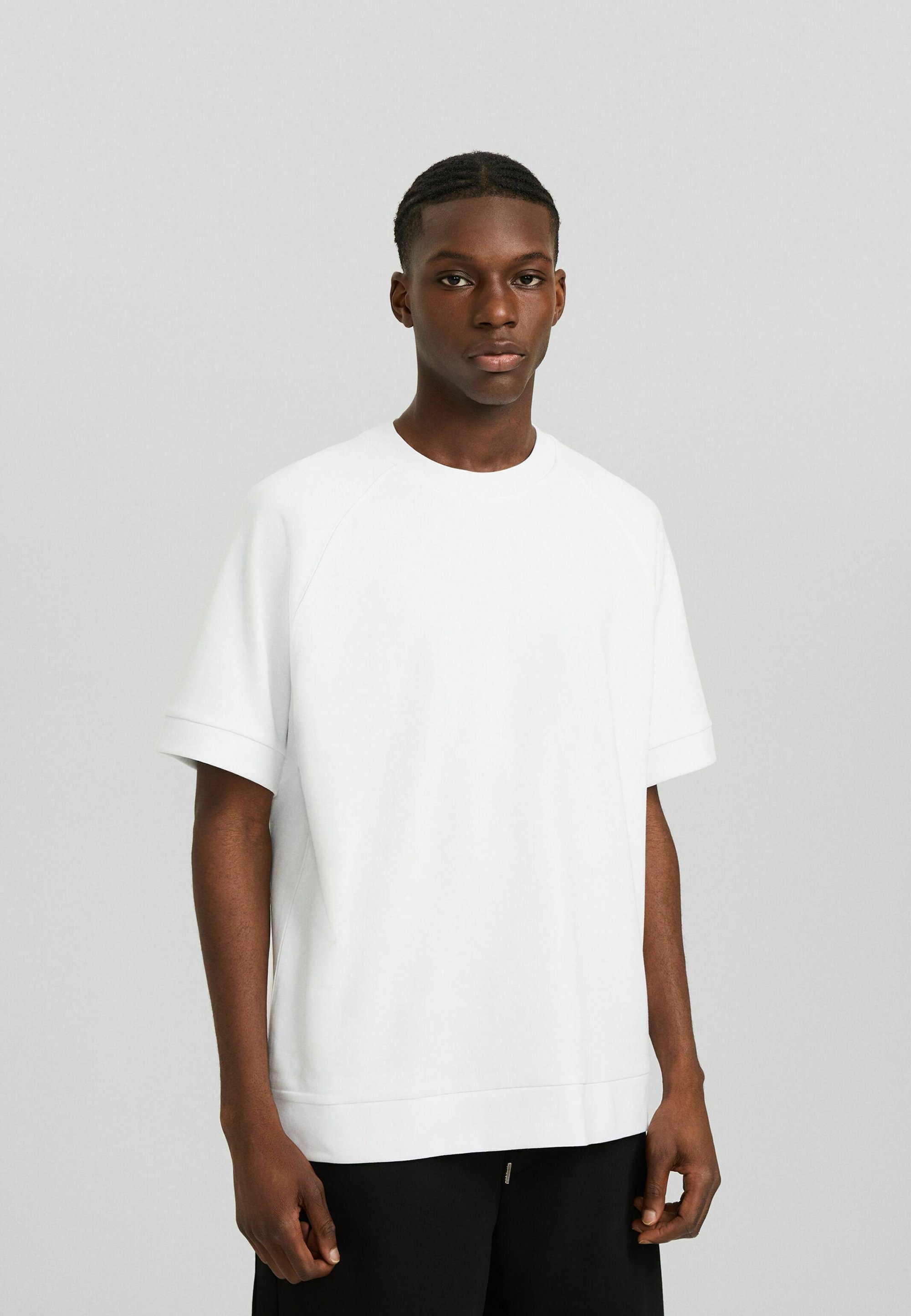 Bershka Tシャツ 求める 