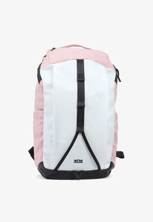 Zaino con parte superiore rosa, pannello centrale bianco e fondo nero. Include spallacci regolabili, una parte superiore con zip e tasche laterali.