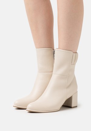 Marco Tozzi Stiefelette - cream
