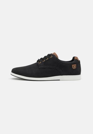 Sportieve veterschoenen -  black