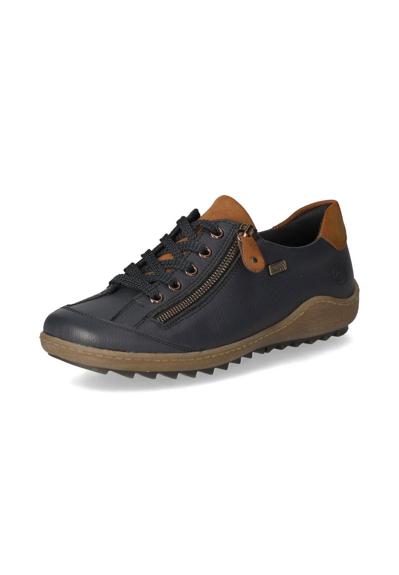 Baskets en cuir navy avec des accents marron, dotées d'un laçage à l'avant, d'une fermeture éclair sur le côté, d'une semelle texturée et d'un bout rond. Un design intemporel pour un port polyvalent.