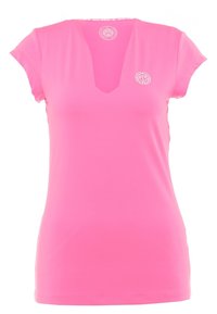 Rosa kortärmad V-ringad t-shirt i mjukt tyg. Har en liten logotyp på bröstet. Lätt och så kallad slim fit.