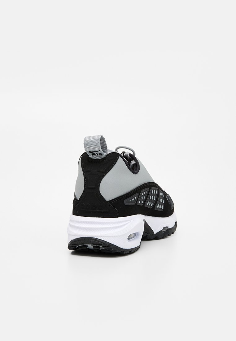 AIR MAX SNDR