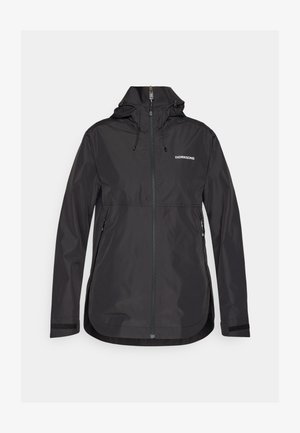 Chaqueta impermeable negra con cuello alto, cordones ajustables, cremallera frontal y bolsillos laterales. Presenta un sutil logo de la marca en el pecho.