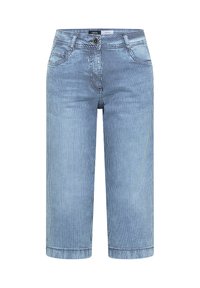 Short en jean à rayures verticales bleues et blanches, longueur genou, avec poches avant, passants de ceinture et braguette à boutons.