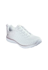 Zapatilla deportiva blanca Skechers con tejido de punto, diseño sin cordones, cordones elásticos y suela flexible con detalles en gris claro.