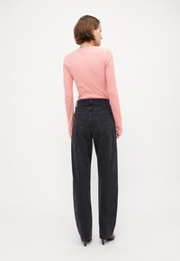 Gap Tall LONG CARTELLI - Traperice opuštenog kroja - black