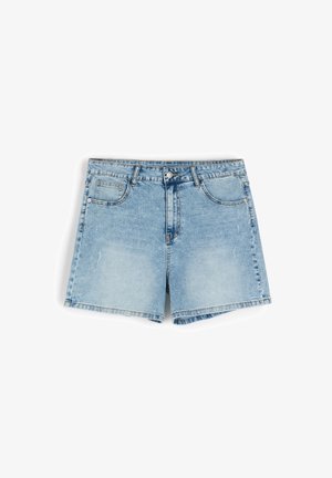 Jasnoniebieskie szorty dżinsowe o prostym kroju, pięcio-kieszeniowym wzorze i zapięciu na guziki. Posiadają lekko postarzaną tkaninę i przeszywane wykończenia.